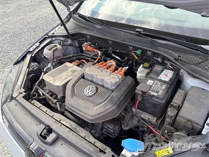 Volkswagen eGolf Automobile Automašīnas