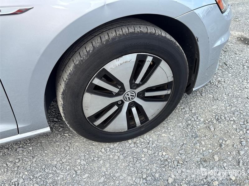 Volkswagen eGolf Automobile Automašīnas