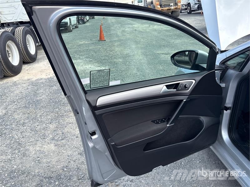 Volkswagen eGolf Automobile Automašīnas