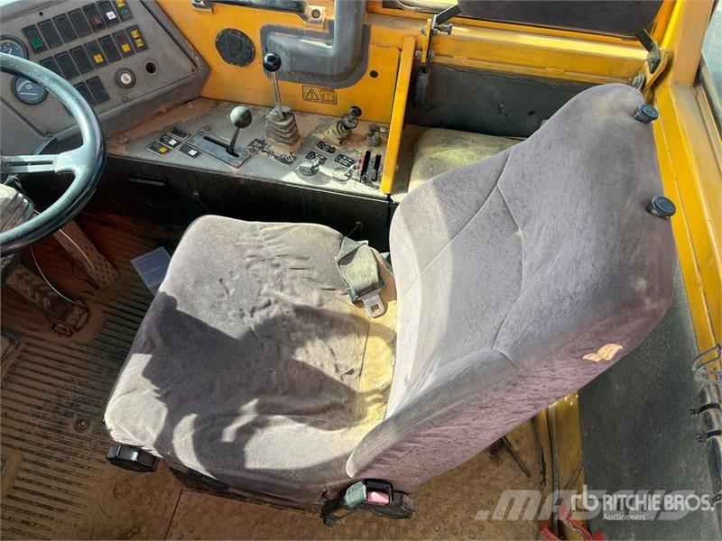 Volvo A35C 鉸接式起吊車
