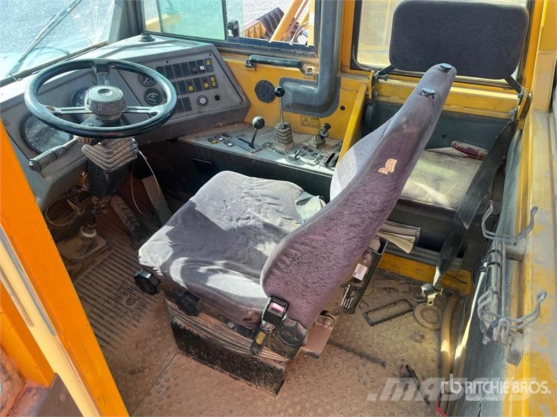 Volvo A35C 鉸接式起吊車