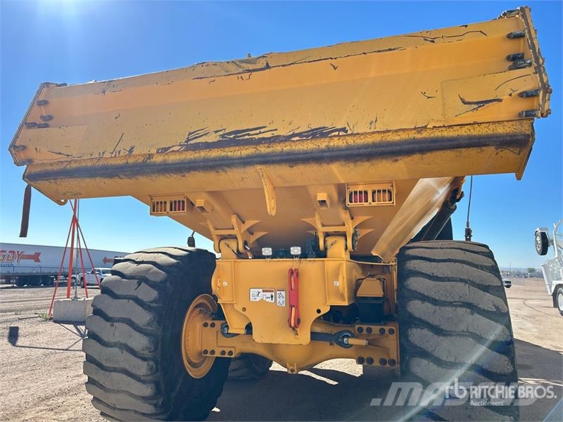 Volvo A60H Articulated Dump Truck 鉸接式起吊車