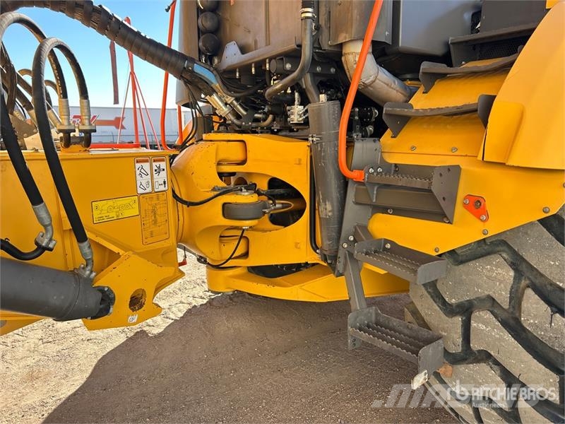 Volvo A60H Articulated Dump Truck 鉸接式起吊車