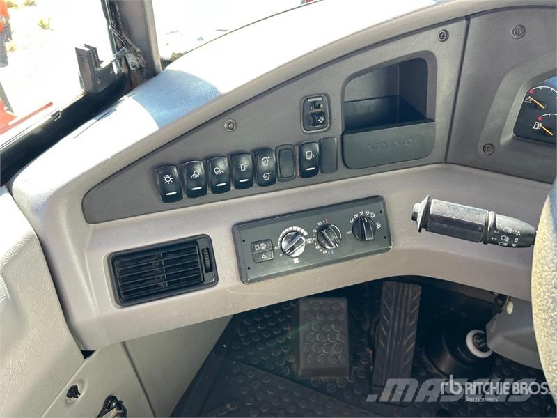 Volvo A60H Articulated Dump Truck 鉸接式起吊車