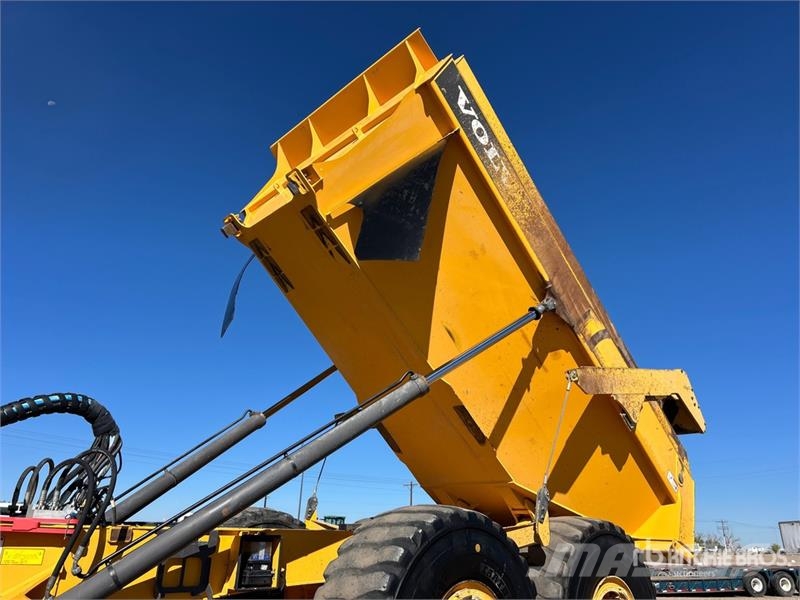 Volvo A60H Articulated Dump Truck 鉸接式起吊車