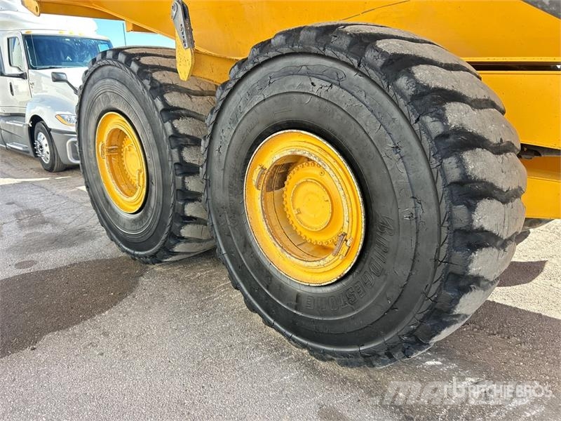 Volvo A60H Articulated Dump Truck 鉸接式起吊車