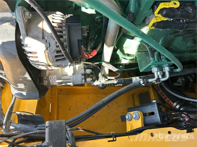 Volvo A60H Articulated Dump Truck 鉸接式起吊車