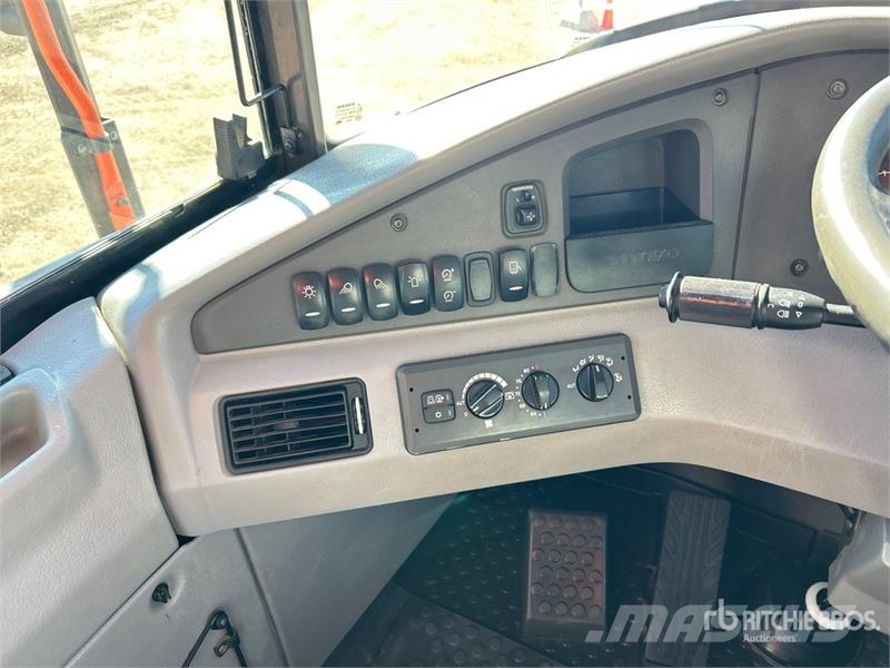 Volvo A60H Articulated Dump Truck 연결식 홀러