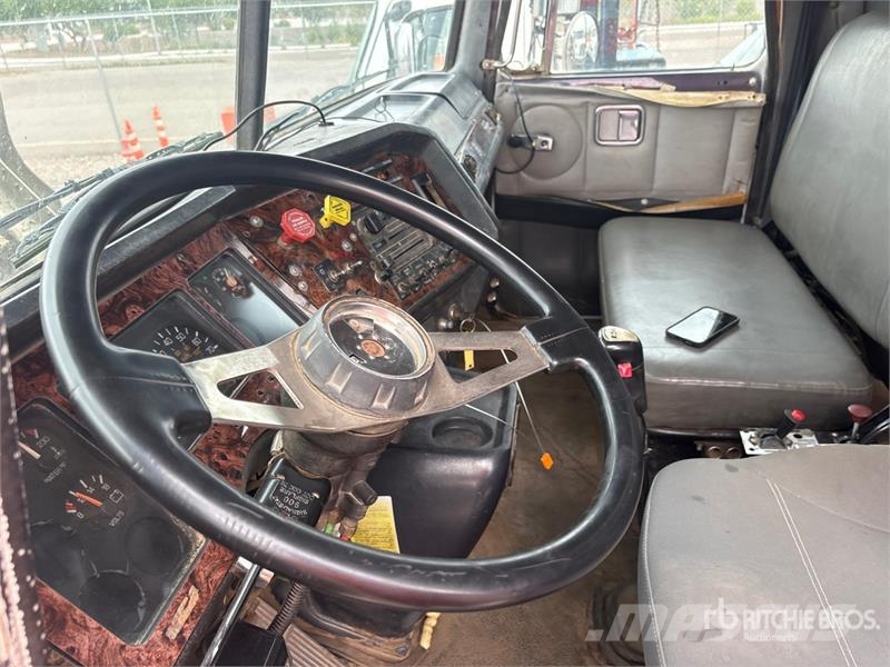 Volvo ACL Pašizgāzējs