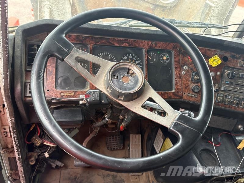 Volvo ACL Pašizgāzējs