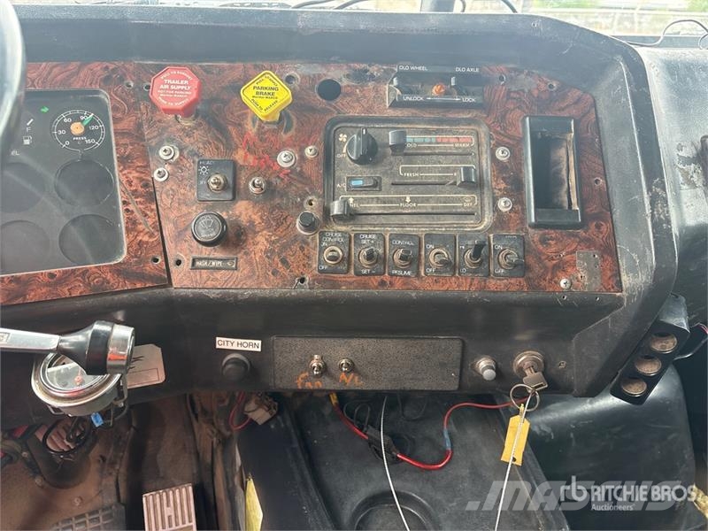 Volvo ACL Pašizgāzējs