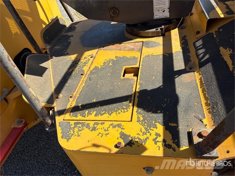 Volvo DD90 Double Drum Roller Ikerdobos hengerek