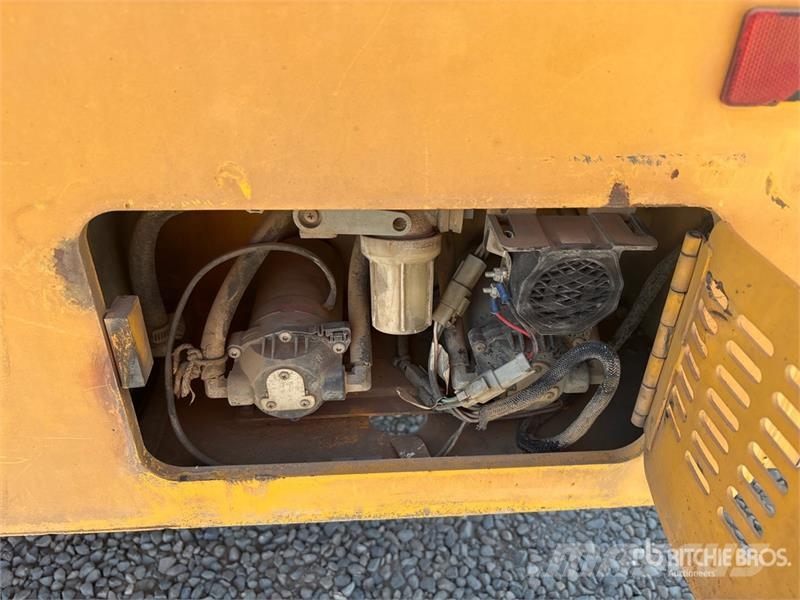 Volvo DD90 Double Drum Roller Ikerdobos hengerek