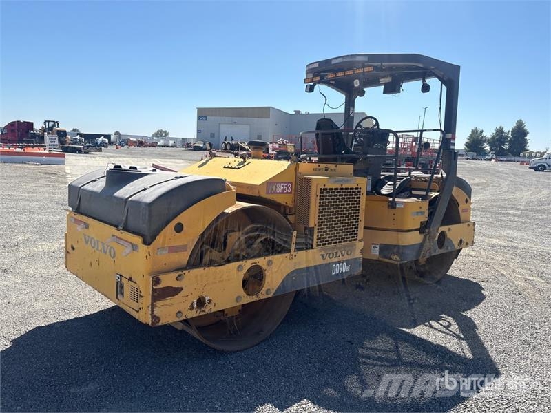 Volvo DD90HF Double Drum Roller 双轮压路机