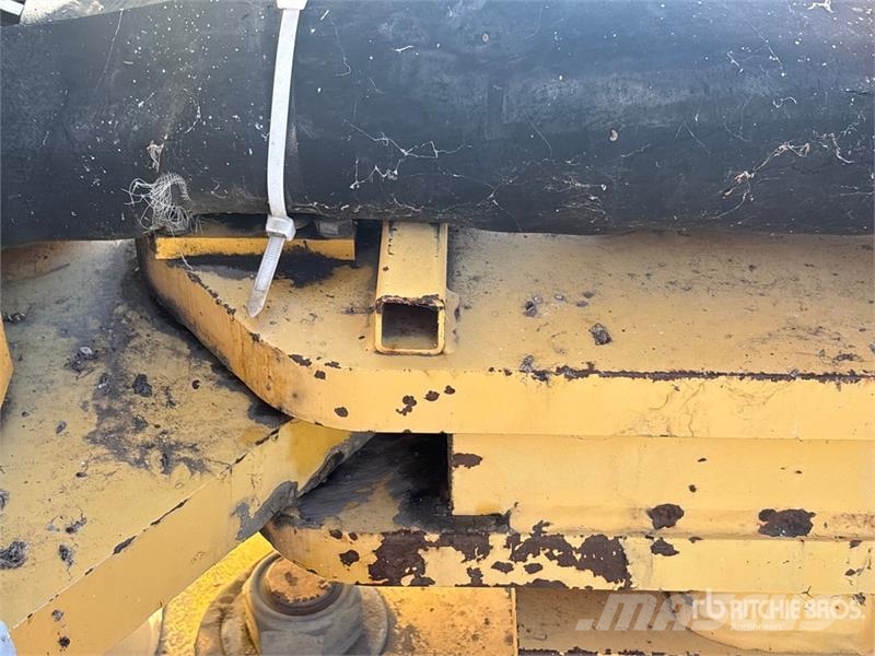Volvo DD90HF Double Drum Roller 双轮压路机