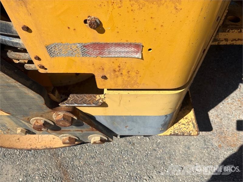 Volvo DD90HF Double Drum Roller 双轮压路机