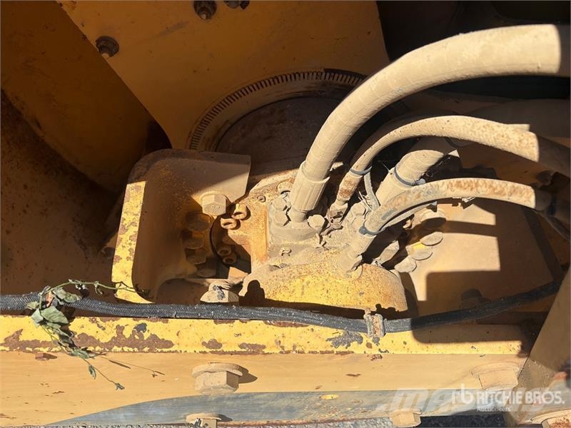Volvo DD90HF Double Drum Roller 双轮压路机