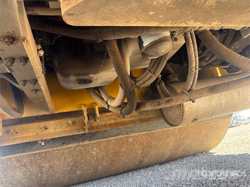 Volvo DD90HF Double Drum Roller 双轮压路机