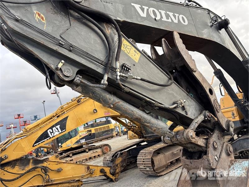 Volvo EC300DL Tracked Excavator Crawler excavators
