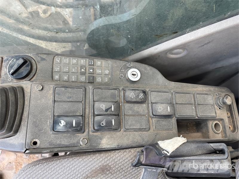 Volvo EC300DL Tracked Excavator Crawler excavators