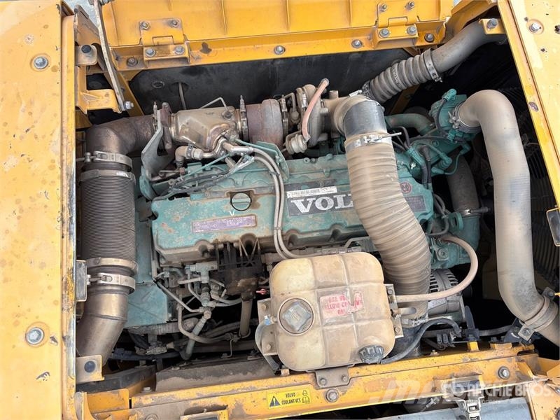 Volvo EC300DL Tracked Excavator Crawler excavators