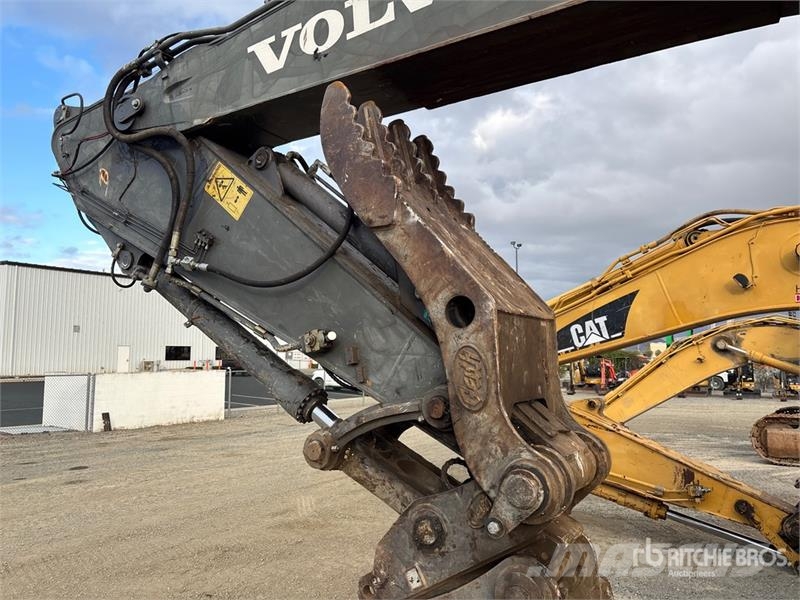 Volvo EC300DL Tracked Excavator Crawler excavators