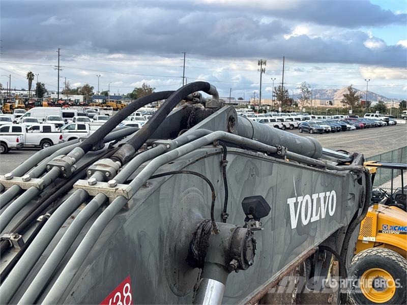 Volvo EC300DL Tracked Excavator Crawler excavators