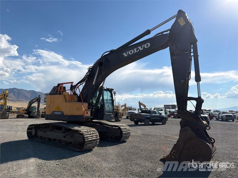 Volvo ECR355EL Tracked Excavator حفارات زحافة