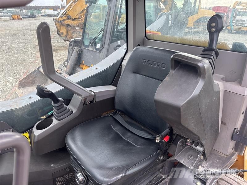 Volvo MC95C Skid Steer Loader Mini Pale Gommate