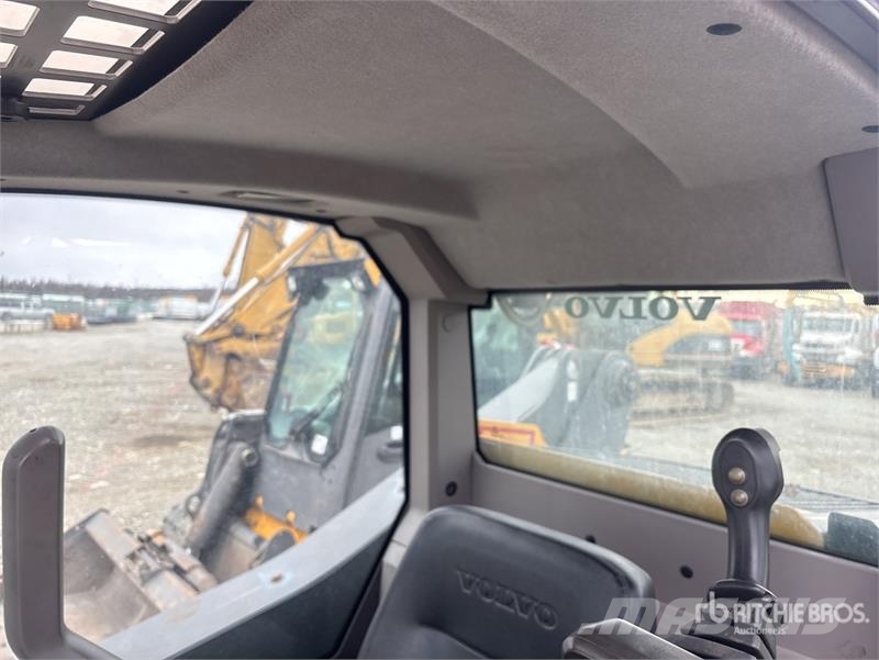 Volvo MC95C Skid Steer Loader Mini Pale Gommate