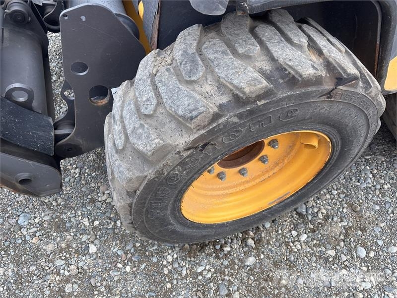 Volvo MC95C Skid Steer Loader Mini Pale Gommate