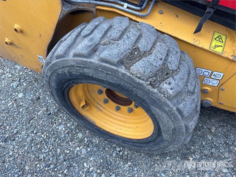 Volvo MC95C Skid Steer Loader Mini Pale Gommate
