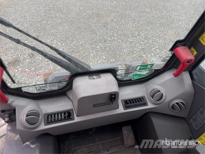 Volvo MC95C Skid Steer Loader Mini Pale Gommate