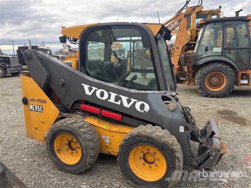 Volvo MC95C Skid Steer Loader Mini Pale Gommate