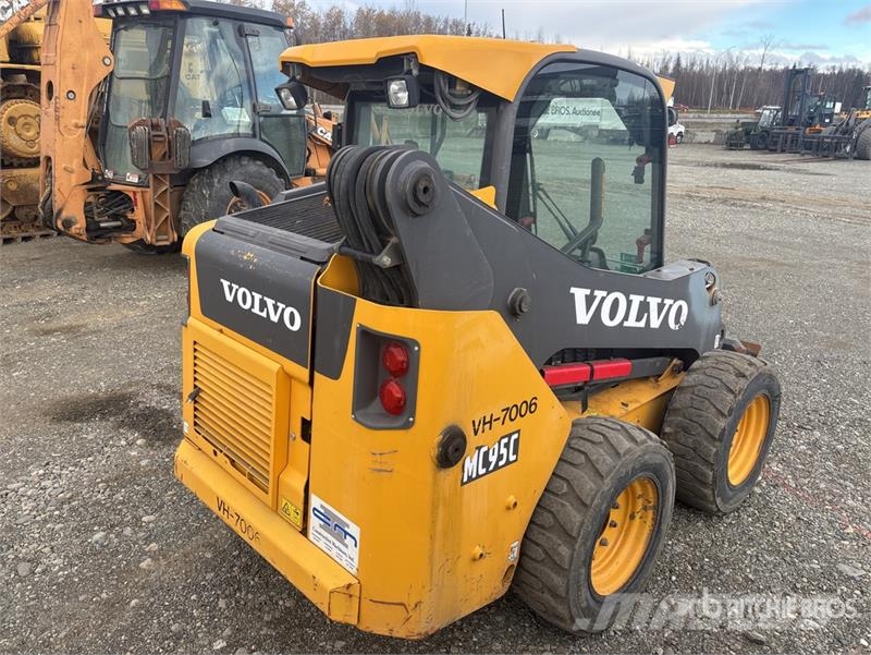 Volvo MC95C Skid Steer Loader Mini Pale Gommate