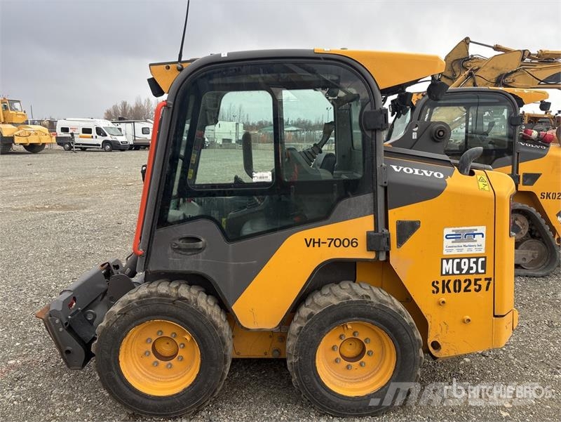 Volvo MC95C Skid Steer Loader Mini Pale Gommate