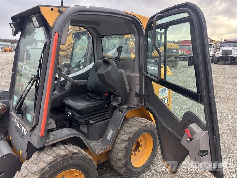 Volvo MC95C Skid Steer Loader Mini Pale Gommate