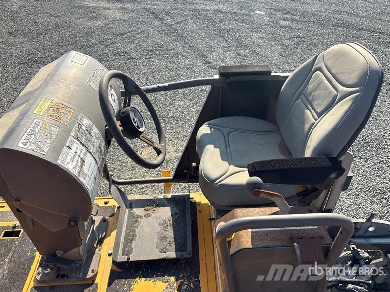 Volvo PF6170 沥青摊铺机