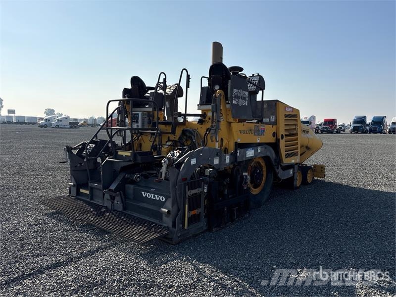 Volvo PF6170 沥青摊铺机