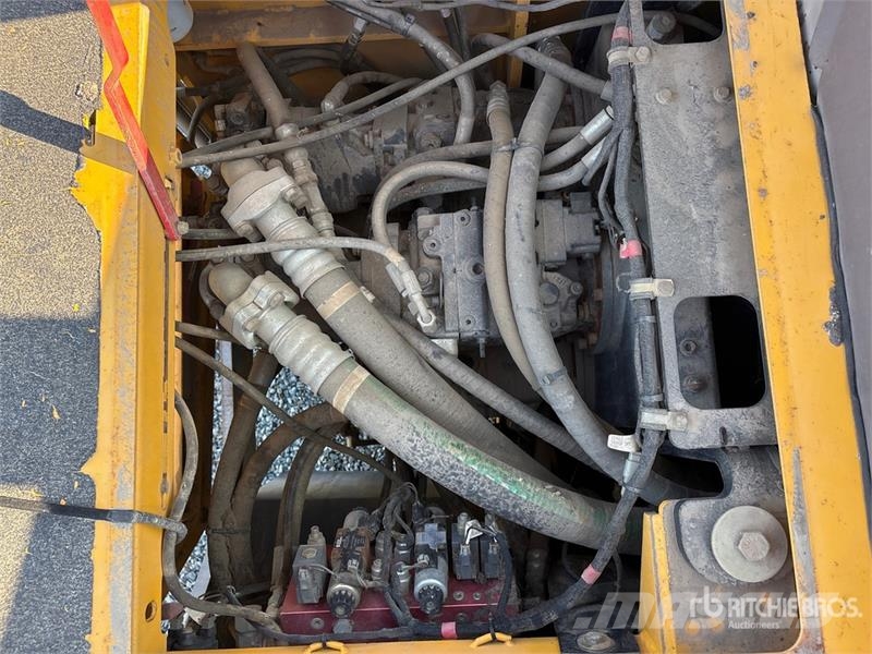 Volvo PF6170 沥青摊铺机