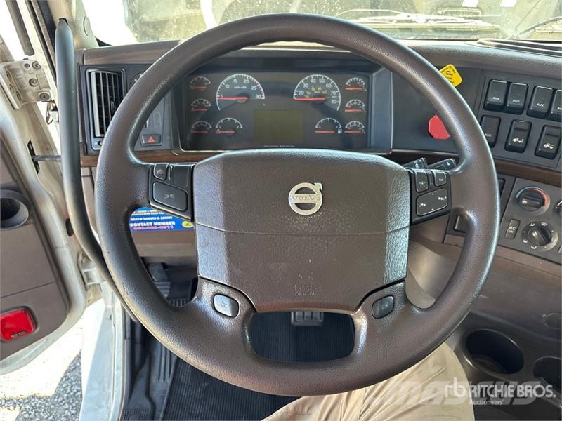 Volvo VAH Nákladní vozidlá na prepravu automobilov