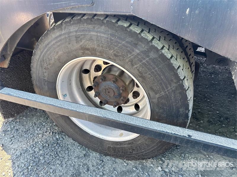 Volvo VAH 車両運搬車、キャリアカー