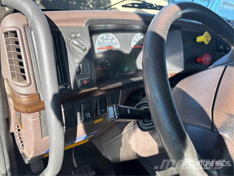 Volvo VAH 車両運搬車、キャリアカー