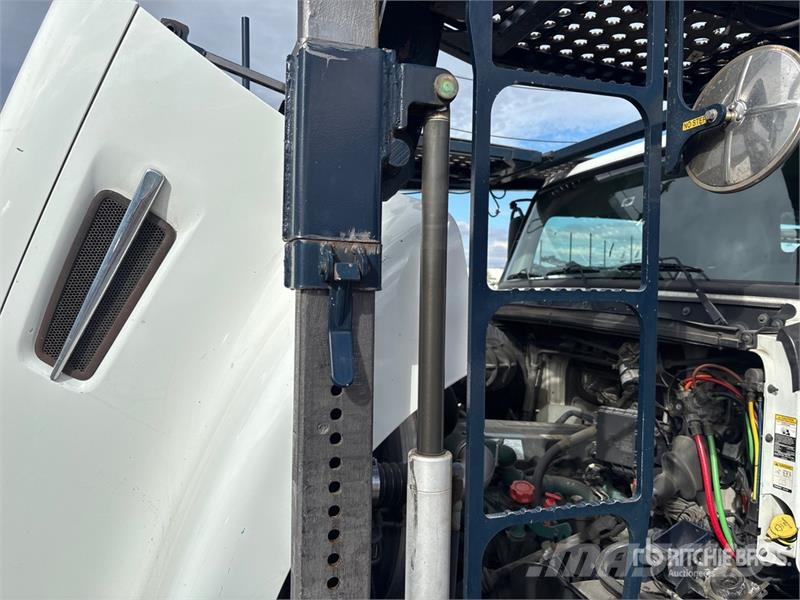 Volvo VAH Autotransporteri