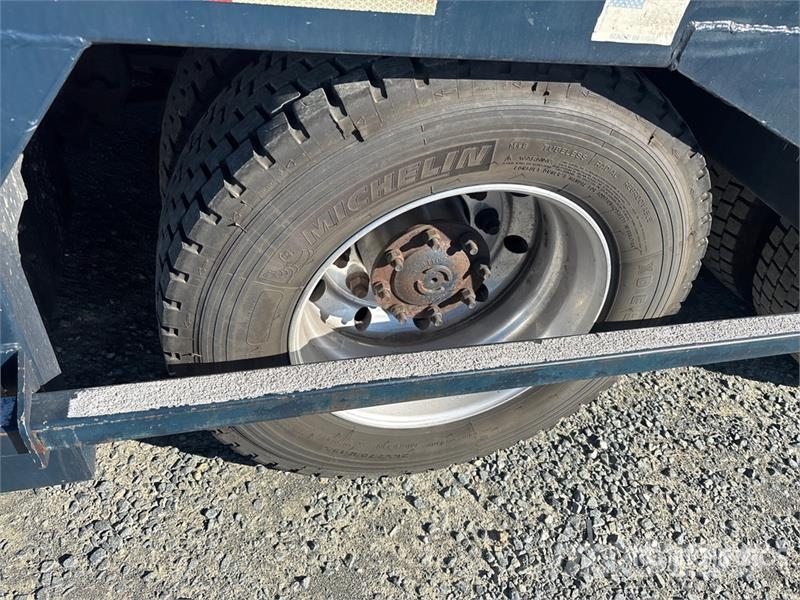 Volvo VAH 車両運搬車、キャリアカー