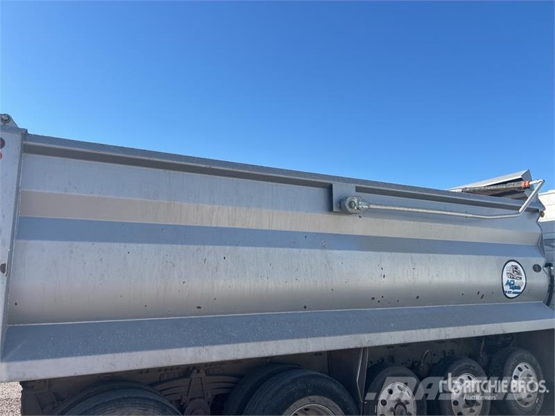 Volvo VHD 自卸式货车