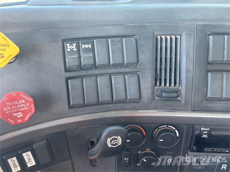 Volvo VHD 自卸式货车