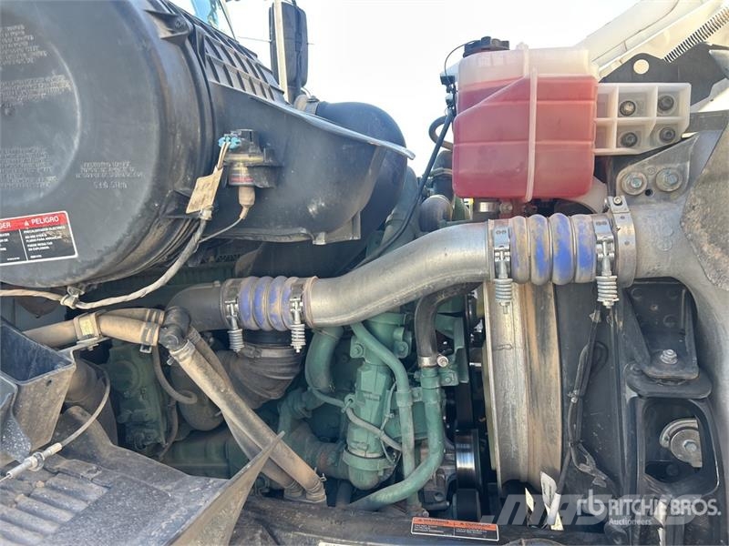 Volvo VHD 自卸式货车
