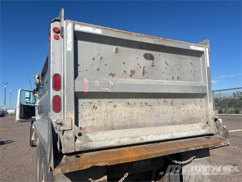 Volvo VHD 自卸式货车