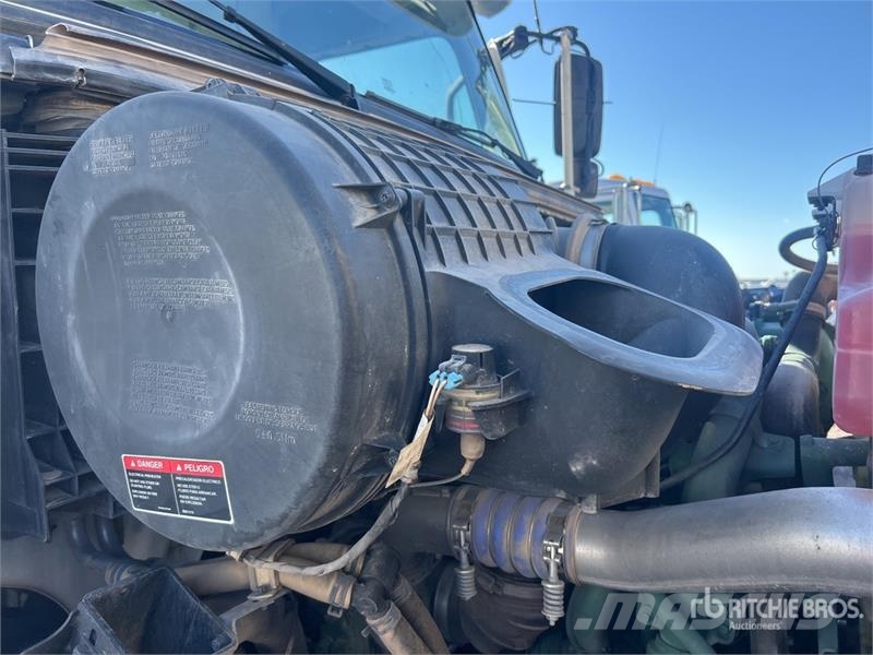 Volvo VHD 自卸式货车